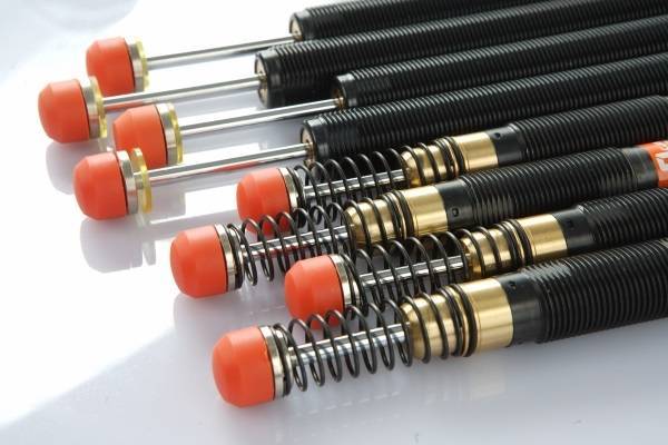 鸿运配资 工业机器人与油压缓冲器：制造业智能化转型的关键要素